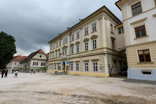 Opinii despre Colegiul Național "Johannes Honterus" Brașov în <nil> - Grădiniță