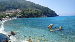 Foto di Spiaggia di Ermones e l'insediamento