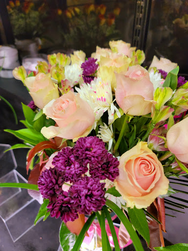 Grocery Store «Safeway», reviews and photos, 1605 E Bridge St, Brighton, CO 80601, USA