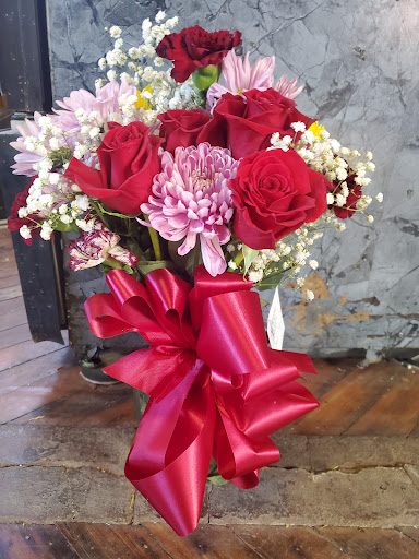 Florist «ROSE PETALS FLORIST», reviews and photos, 343 S 2nd St, Little Falls, NY 13365, USA