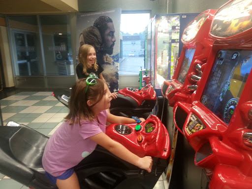 Movie Theater «Destinta Theaters New Windsor», reviews and photos, 215 Quassaick Ave, New Windsor, NY 12553, USA