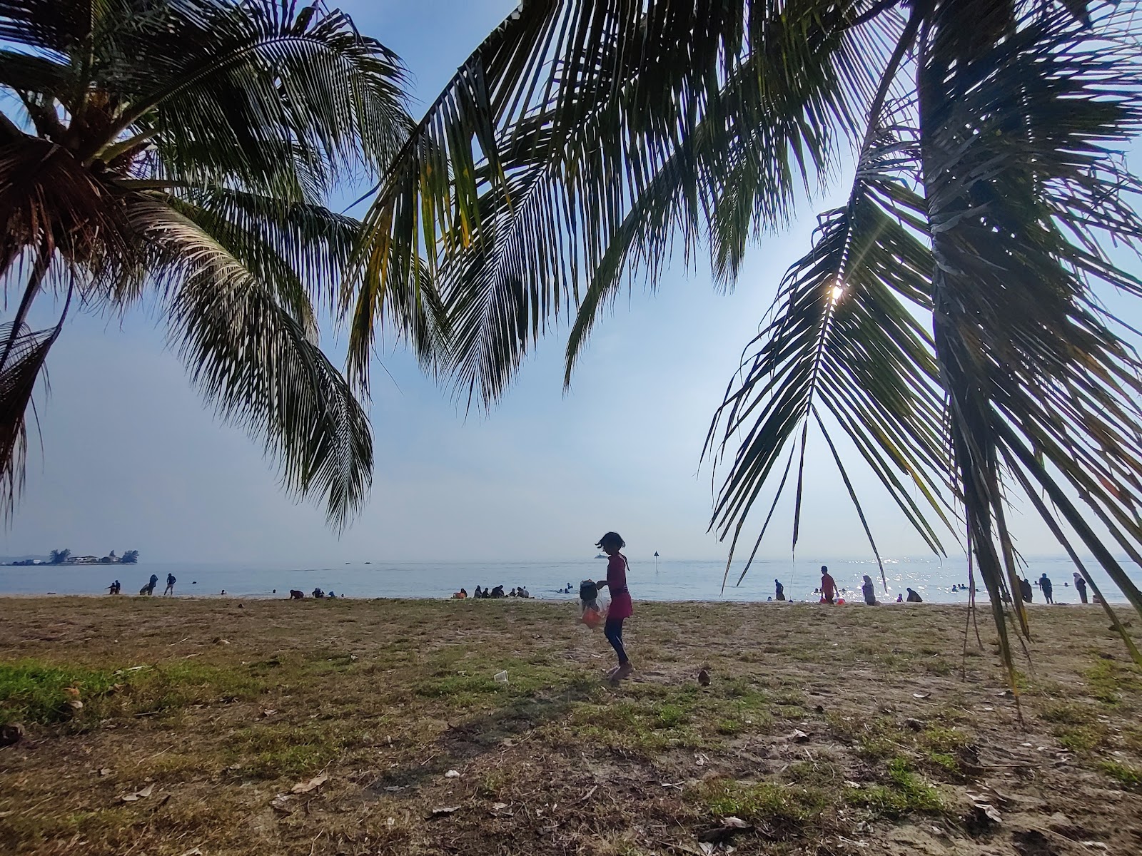 Foto de Cahaya Negeri beach área de comodidades