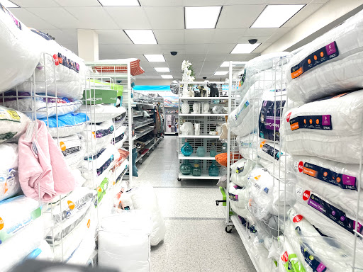 Clothing Store «Ross Dress for Less», reviews and photos, 349 N San Fernando Blvd, Burbank, CA 91502, USA