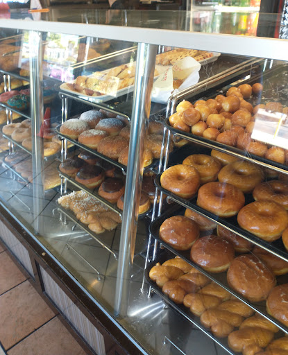 Donut Shop «Yum Yum Donuts», reviews and photos, 6804 De Soto Ave, Canoga Park, CA 91303, USA