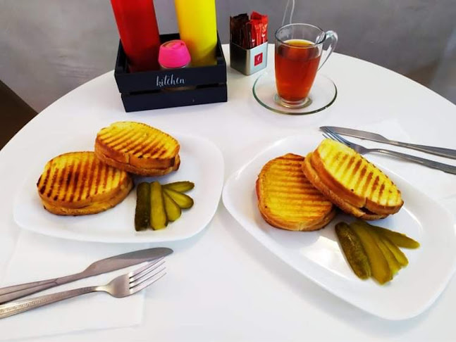 Opinii despre Кафеджийница при Часовникъ în Етрополе - Кафене