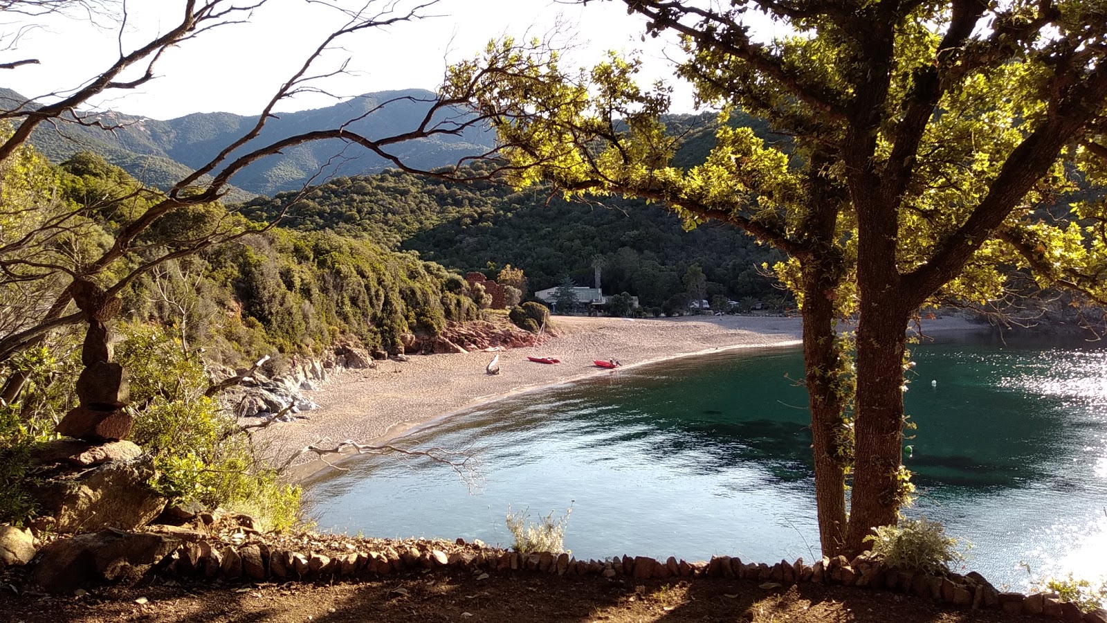 Foto di Spiaggia di Punta Di Latone e il suo bellissimo paesaggio