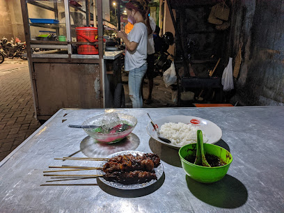 Sate Babi Ketandan ꧋ꦱꦠꦺꦧꦧꦶꦏꦼꦠ� - 6938+26X, Jl. Ketandan Kulon, Ngupasan, Kec. Gondomanan, Kota Yogyakarta, Daerah Istimewa Yogyakarta 55122, Indonesia