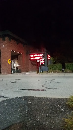 Supermarket «Giant Eagle Supermarket», reviews and photos, 420 E Waterfront Dr, Homestead, PA 15120, USA