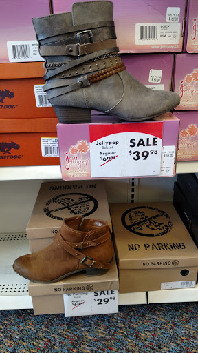 Shoe Store «Shoe Carnival», reviews and photos, 2100 S Gilbert Rd, Chandler, AZ 85233, USA