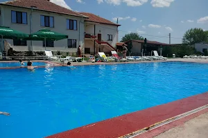 Guest House & Pool “Diva” image