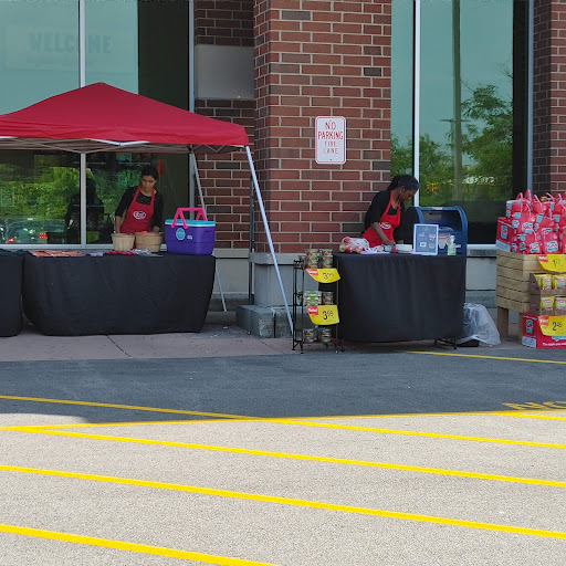 Grocery Store «Jewel-Osco», reviews and photos, 125 E Stearns Rd, Bartlett, IL 60103, USA