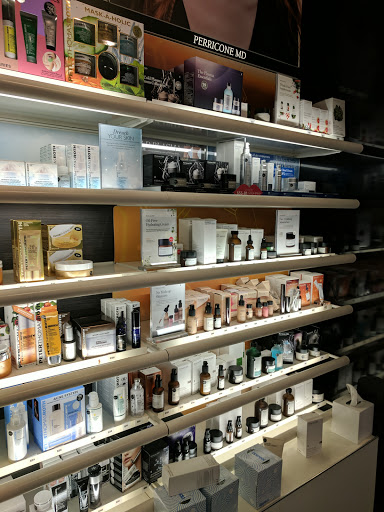 Cosmetics Store «SEPHORA», reviews and photos, 3200 N Sepulveda Blvd, Manhattan Beach, CA 90266, USA