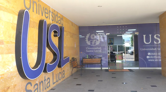 Universidad Santa Lucía