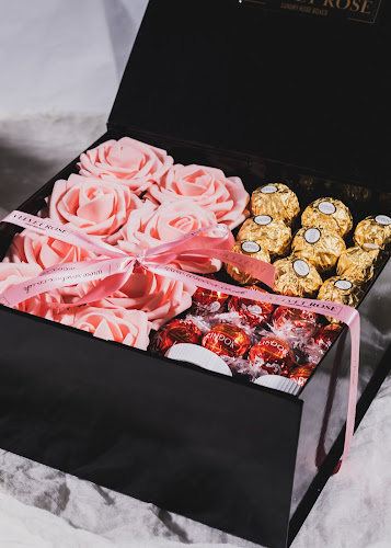 Velvet Rose Box - Flowers Delivery - Cardiff