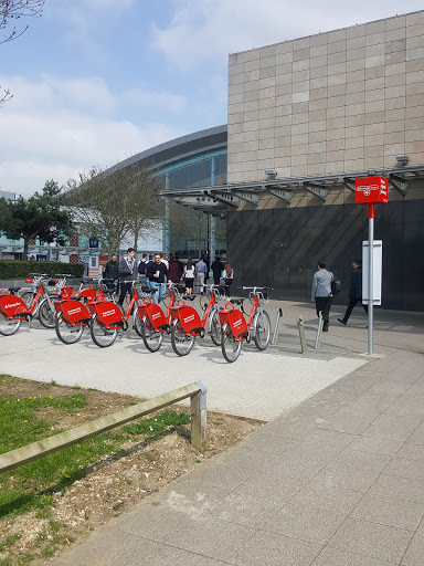 Santander Cycles MK Station