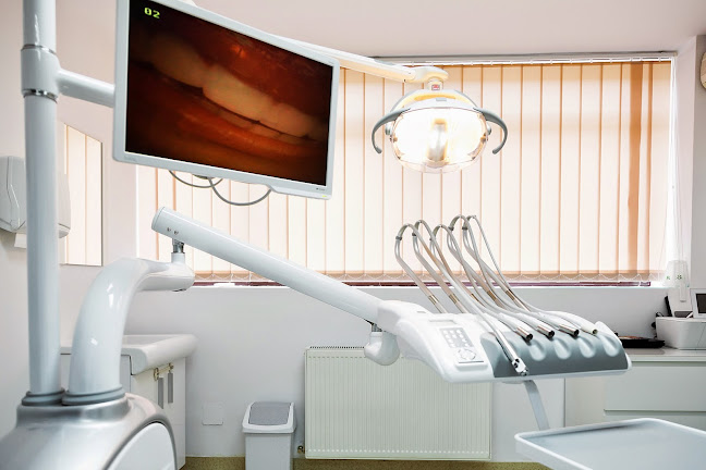 Arra Dental Clinique - Dentist