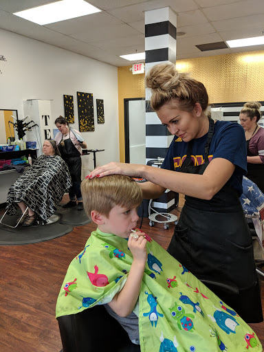 Hair Salon «Cut N Dunn Hair Salon», reviews and photos, 5658 N Springboro Pike, West Carrollton, OH 45449, USA