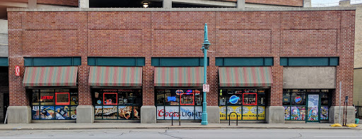 Circle K, 130 N Water St, Milwaukee, WI 53202, USA, 