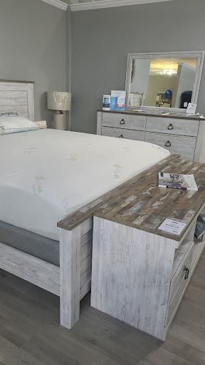 Used Furniture Store «Orlando Furniture Exchange», reviews and photos, 3228 W State Rd 426 #1016, Oviedo, FL 32765, USA