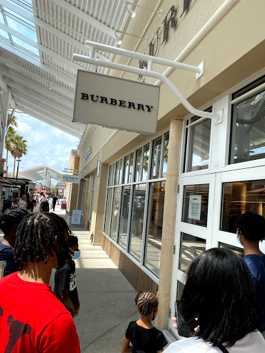 Clothing Store «Burberry Outlet», reviews and photos, 8200 Vineyard Dr, Orlando, FL 32821, USA