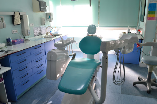 Clínica Dental Azcona en Almería, Almería