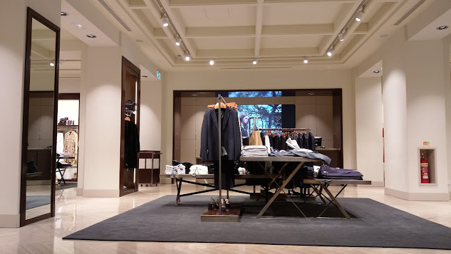 Reviews of Massimo Dutti in Glasgow - Clothing store