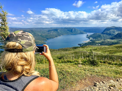 Tour Gros Morne ~ Hiking-Cultural-Culinary Tours