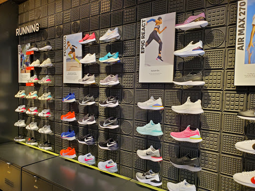 Running Store «Nike Running Bucktown», reviews and photos, 1640 N Damen Ave, Chicago, IL 60647, USA
