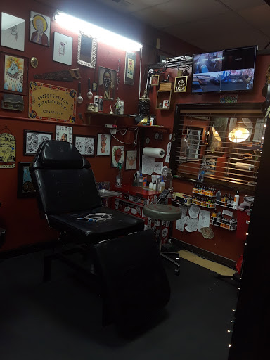 Tattoo Shop «Symbolic Tattoo», reviews and photos, 551 W Douglas Ave, Wichita, KS 67201, USA