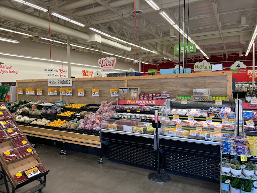 Grocery Store «Grocery Outlet Bargain Market», reviews and photos, 130 Nut Tree Pkwy, Vacaville, CA 95687, USA