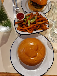 Sandwich au poulet du Restaurant de hamburgers PNY MARAIS à Paris - n°19