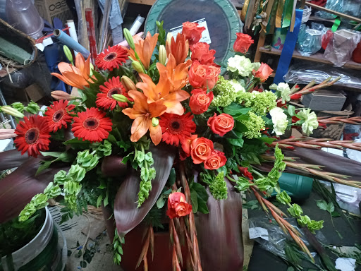 Florist «Send Your Love Flowers & Balloons», reviews and photos, 1417 SW Military Dr, San Antonio, TX 78221, USA