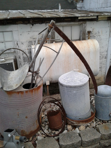 Antique Furniture Store «Old American Barn», reviews and photos, 107 Martinsburg Ave, Gordonsville, VA 22942, USA