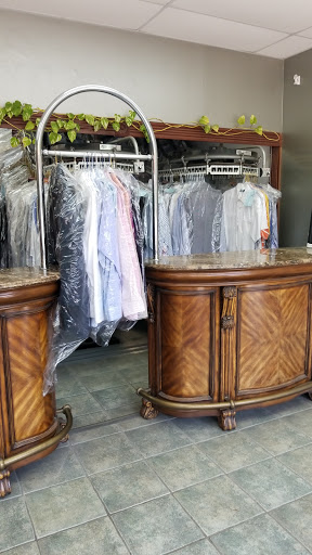 Dry Cleaner «Bio Discount Cleaners», reviews and photos, 1012 E Algonquin Rd, Algonquin, IL 60102, USA