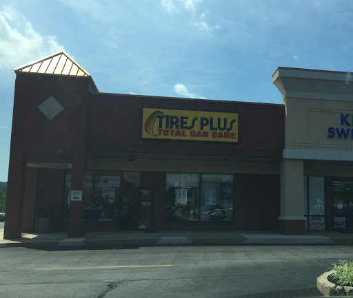 Tire Shop «Tires Plus», reviews and photos, 424 W Lincoln Hwy, Exton, PA 19341, USA