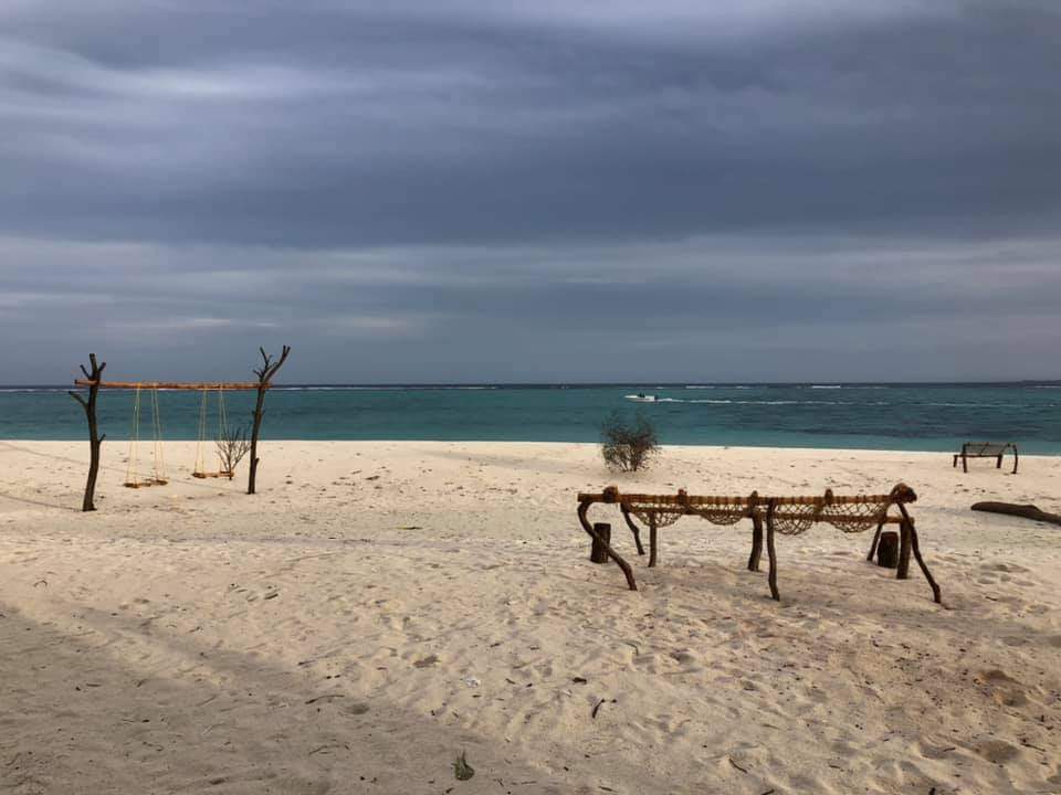 Foto von Maroshi Sunset Beach mit sehr sauber Sauberkeitsgrad