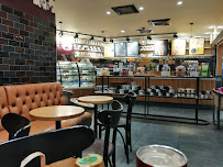 Atmosphère du Cafétéria Starbucks Coffee - AUTOGRILL Chartres-Bois-Paris - A11 à Gasville-Oisème - n°8
