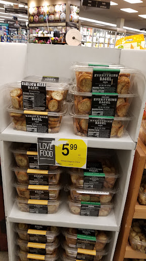 Grocery Store «Quality Food Center», reviews and photos, 1009 Monroe Ave, Enumclaw, WA 98022, USA