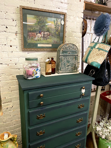 Home Goods Store «Olde Factory», reviews and photos, 139 S Hanover St, Hummelstown, PA 17036, USA