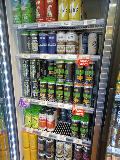 Liquor Store «Hillsboro Liquor Store», reviews and photos, 2055 SE Tualatin Valley Hwy #14, Hillsboro, OR 97123, USA