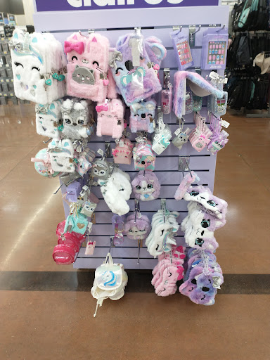 Pet Supply Store «Petco Animal Supplies», reviews and photos, 660 Chestnut Commons Dr, Elyria, OH 44035, USA