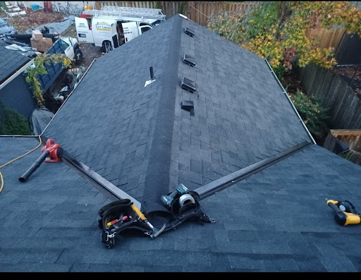 Roofing Contractor «Oswego Roofing», reviews and photos, 17350 Boones Ferry Rd, Lake Oswego, OR 97035, USA