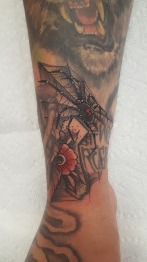 Tattoo Shop «Federal Tattoo», reviews and photos, 299 E Washington Ave, Sunnyvale, CA 94086, USA