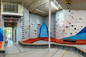 ACTIVE CLIMBING - Indoor Rock Climbing Gym image