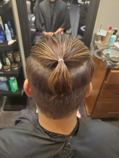 Hair Salon «Allure Designs Salon + Boutique», reviews and photos, 521 N Milwaukee Ave, Libertyville, IL 60048, USA