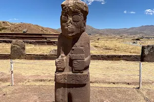 Museo del Sitio de Tiwanaku image