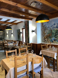 Atmosphère du Restaurant La Petite Ferme à Val-Cenis - n°1