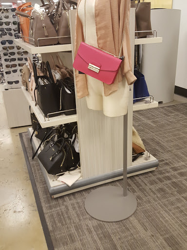 Department Store «Nordstrom Rack Downtown DC», reviews and photos, 1800 L St NW, Washington, DC 20036, USA