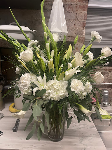 Florist «Gallatin Flower & Gift Shoppe», reviews and photos, 213 W Main St, Gallatin, TN 37066, USA