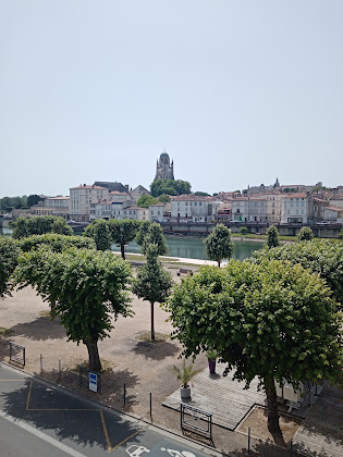 Photo hôtels Hotel Grill Du Centre 17100 Saintes